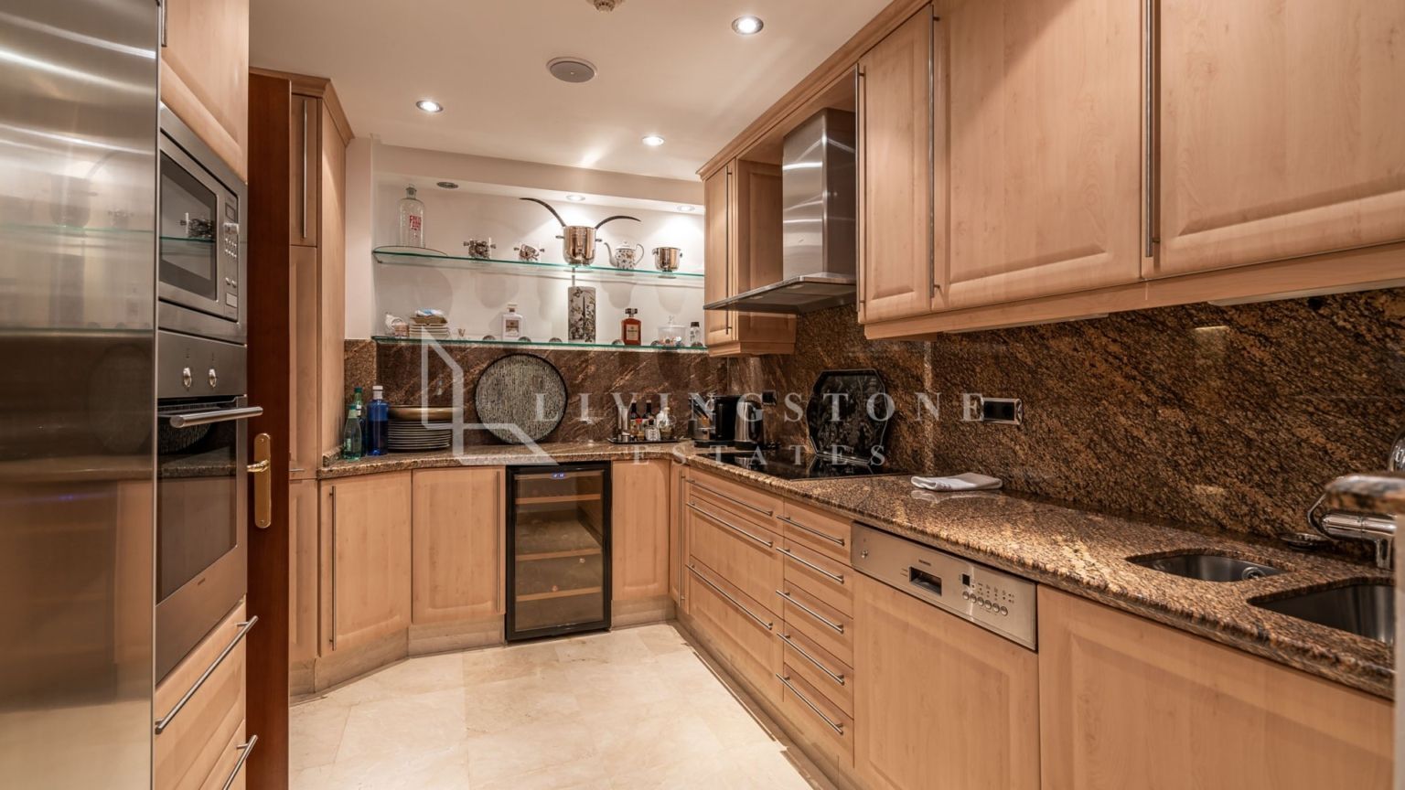 Torre Bermeja Triplex Apartment LE 00367P 13