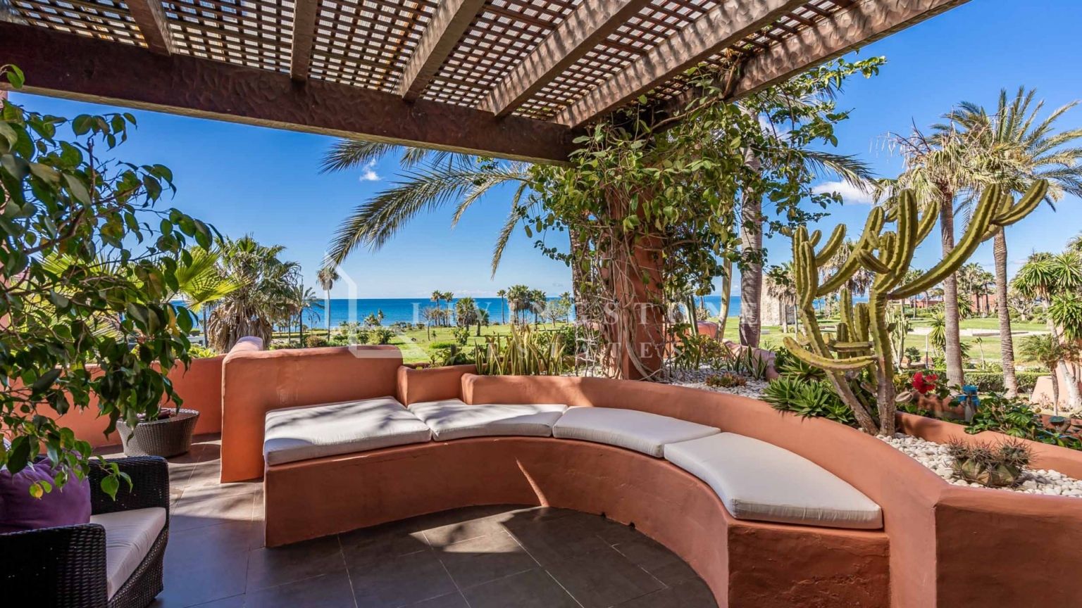 Torre Bermeja Triplex Apartment LE 00367P 17