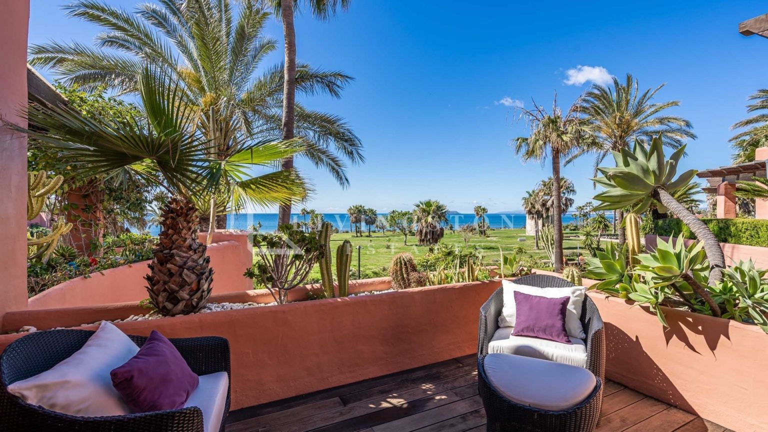 Torre Bermeja Triplex Apartment LE 00367P 18